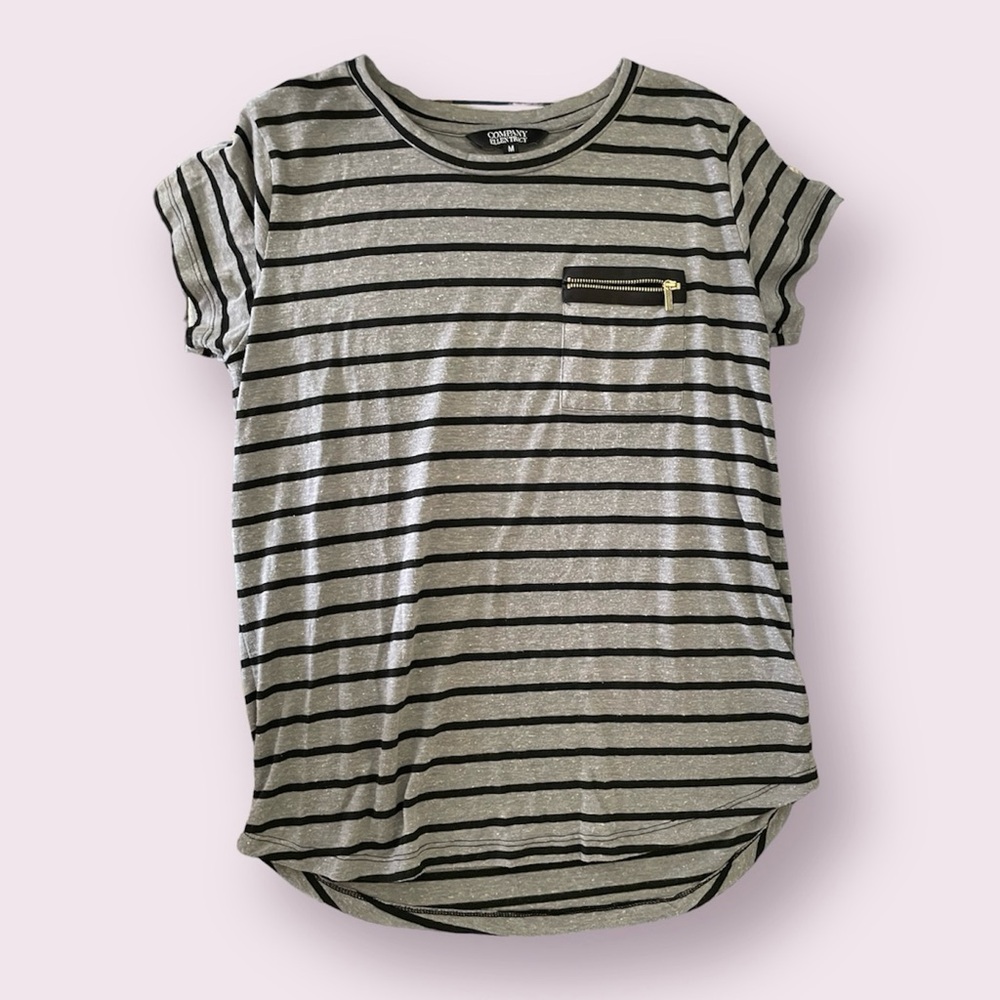 🔥LAST CHANCE!  5 for $15 Black Grey Striped Top M Zipper Pocket